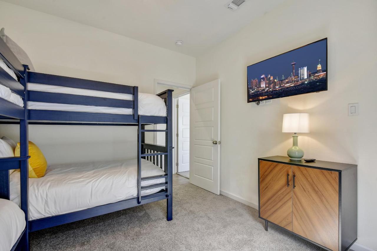 Family Stay! Near Downtown, Coffee Bar, King Bed San Antonio Exterior photo